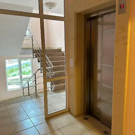 Apartment Admiral Plaza , Large Swimming Pool , 5 Min Walking To The Sunny Beach
